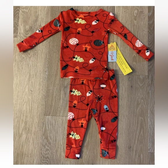 (NWT) Cat & Jack Girl’s Size 12 Months Red Pajama Set With Holiday Lights - Picture 1 of 6